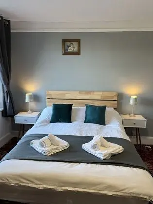 Tek Büyük Yataklı Oda, Banyolu/Duşlu