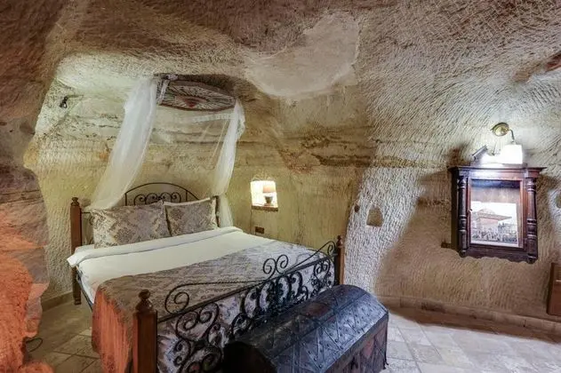 Hidden Library Mağara Suite,    , Jakuzili