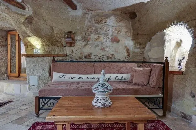 Hidden Library Mağara Suite,    , Jakuzili
