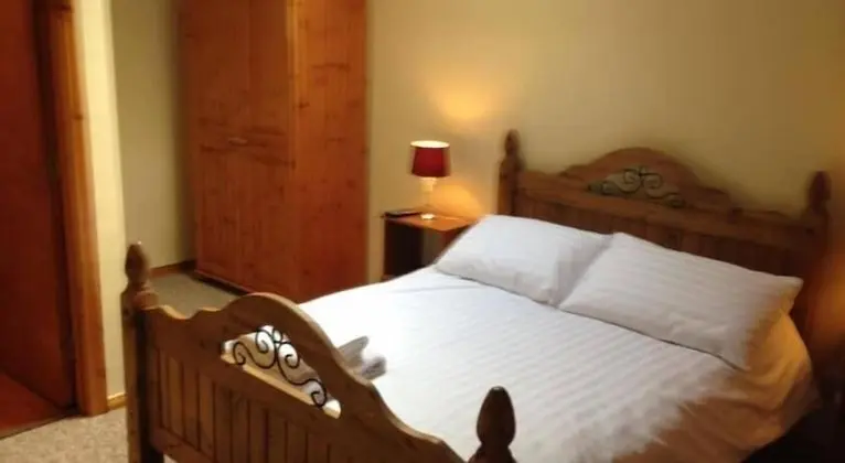 Büyük Yataklı Tek Kişilik Oda