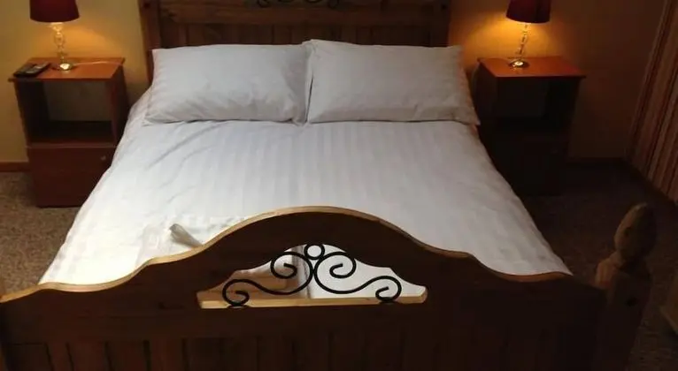 Büyük Yataklı Tek Kişilik Oda