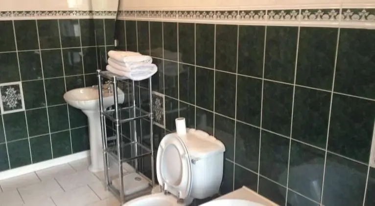 Büyük Yataklı Tek Kişilik Oda