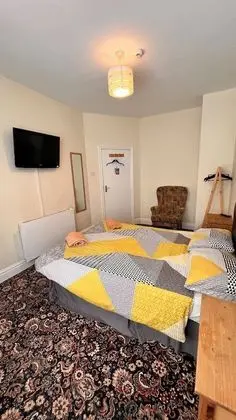 Tek Büyük Yataklı Oda, Ortak Banyo