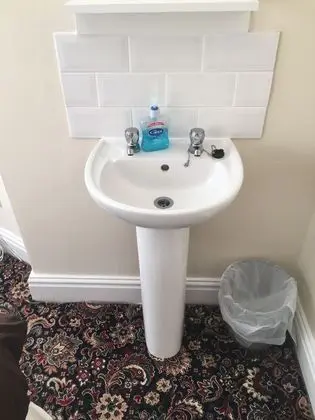 Tek Büyük Yataklı Oda, Ortak Banyo