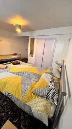 Üç Kişilik Oda, Ortak Banyo