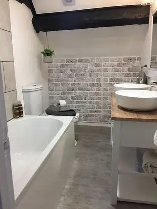 Tek Büyük Yataklı Oda, Banyolu/Duşlu