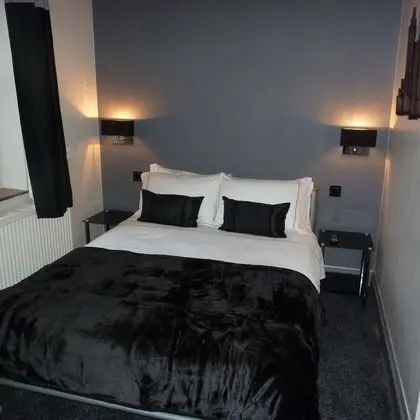 Tek Büyük Yataklı Oda (Room1)