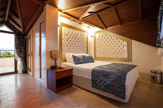 Teraslı Suite Custom Oda