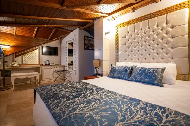 Teraslı Suite Custom Oda