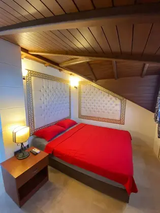 Teraslı Suite Custom Oda