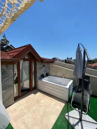 Teraslı Suite Custom Oda