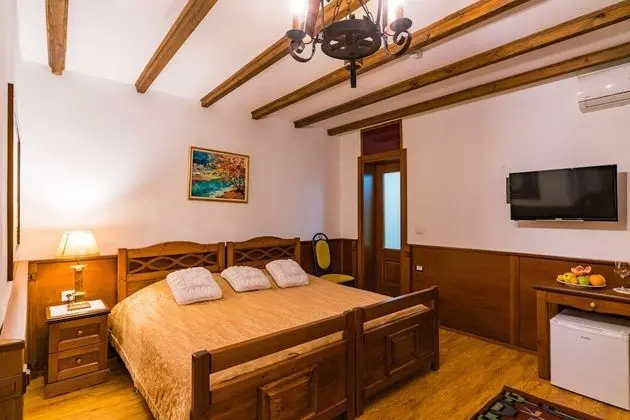 Üç Kişilik Oda, 1 Yatak Odası