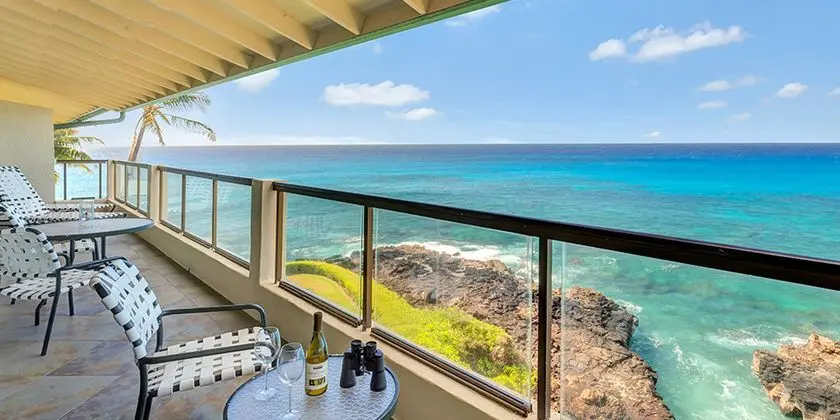 Suit Three Bedrooms Two Bathrooms