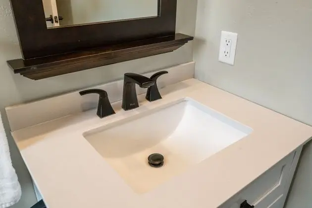 Ev