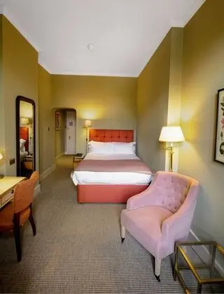 Deluxe Büyük Yataklı Tek Kişilik Oda