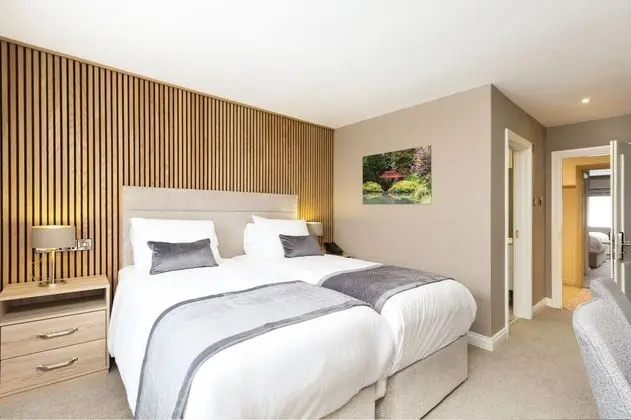 Superior Tek Büyük veya İki Ayrı Yataklı Oda