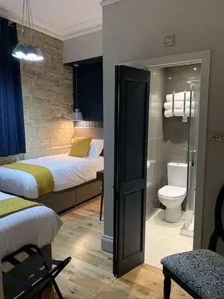 İki Ayrı Yataklı Oda, Banyolu/Duşlu