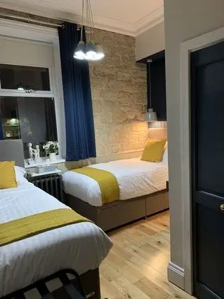 İki Ayrı Yataklı Oda, Banyolu/Duşlu