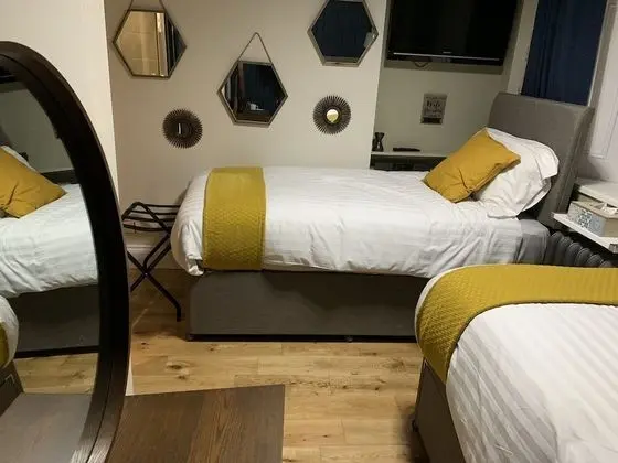 İki Ayrı Yataklı Oda, Banyolu/Duşlu