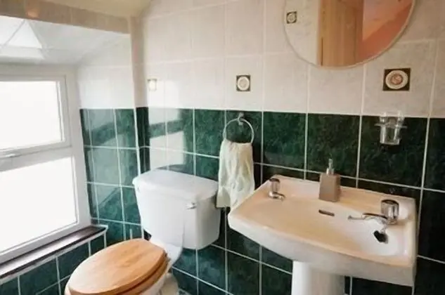 Üç Kişilik Oda, Deniz Manzaralı