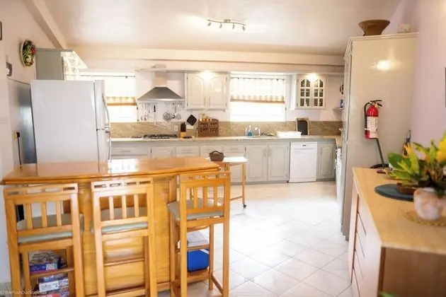 Villa 10 (3 Bedroom Villa with Roof Deck and Pool Access)