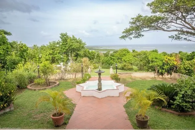 Villa 10 (3 Bedroom Villa with Roof Deck and Pool Access)