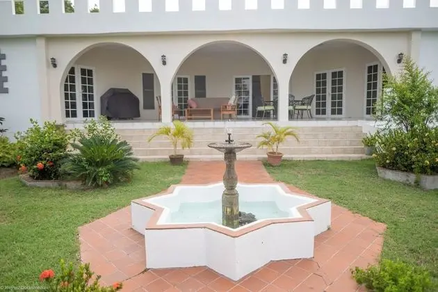 Villa 10 (3 Bedroom Villa with Roof Deck and Pool Access)