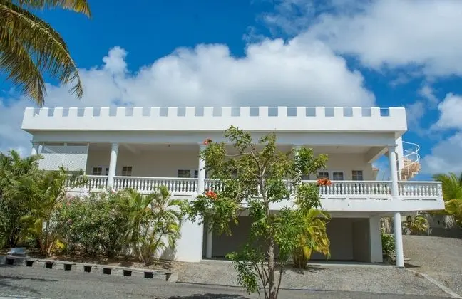 Villa 4 (2 Bedroom Villa with Roof Deck and Pool Access)