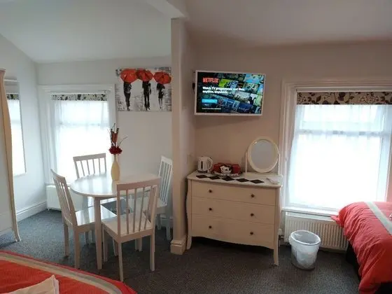 Family Stüdyo Süit (2 Double Beds and 1 Single Bed)