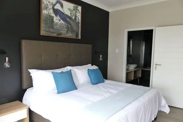 Three Bedroom Luxury Apartment with Patio