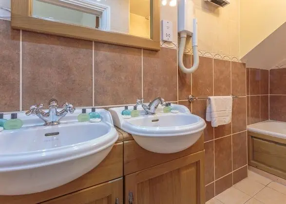 Apart Daire, Özel Banyo (Family Studio)