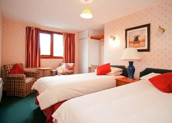 Superior Tek Büyük veya İki Ayrı Yataklı Oda (1 Adult)