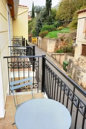 Üç Kişilik Oda