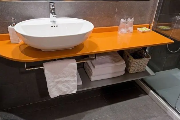 Tek Büyük Yataklı Oda