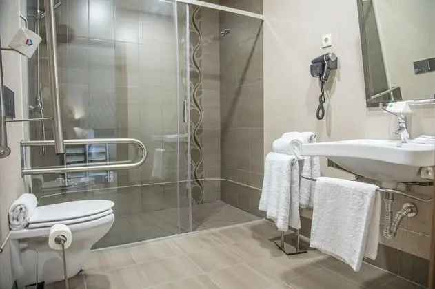 Büyük Yataklı Tek Kişilik Oda, 1 Çift Kişilik Yatak