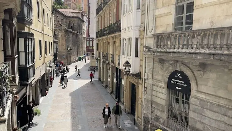 Üç Kişilik Oda, Balkon