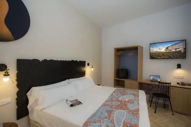 Tek Büyük Yataklı Oda, 2 Tek Kişilik Yatak