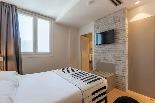 Economy Tek Büyük Yataklı Oda