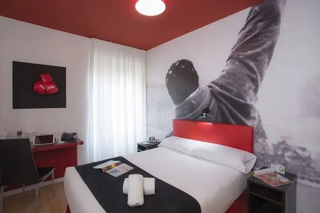 Basic Tek Büyük Yataklı Oda