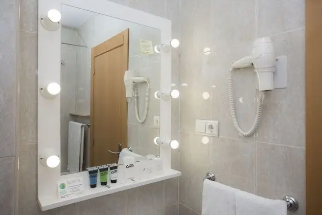 Basic Tek Büyük Yataklı Oda