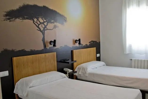 Tek Büyük Yataklı Oda, 2 Tek Kişilik Yatak