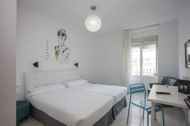 Tek Büyük Yataklı Oda, 2 Tek Kişilik Yatak