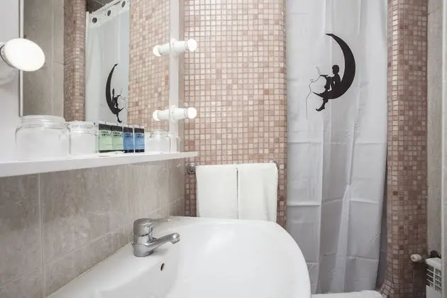 Tek Büyük Yataklı Oda, 2 Tek Kişilik Yatak