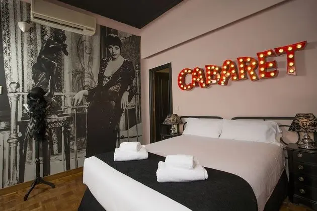 Büyük Yataklı Tek Kişilik Oda