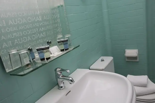 Büyük Yataklı Tek Kişilik Oda