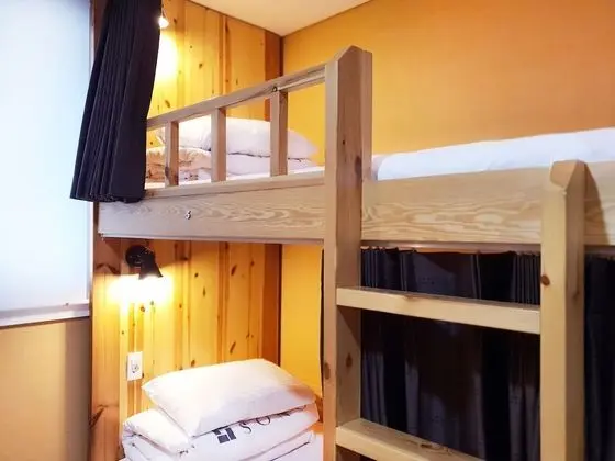 Ortak Ranzalı Oda (6 people)