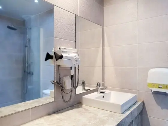 Ortak Ranzalı Oda (6 people)