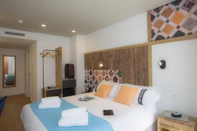 Tek Büyük Yataklı Oda, 1 Büyük (Queen) Boy Yatak, Balkon, Şehir Manzaralı