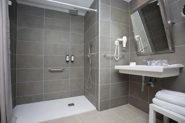 Tek Büyük Yataklı Oda, 1 Büyük (Queen) Boy Yatak, Balkon, Şehir Manzaralı