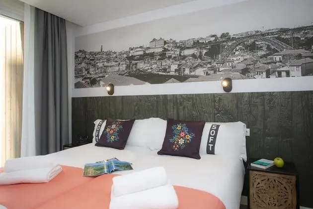 Tek Büyük Yataklı Oda, 2 Tek Kişilik Yatak